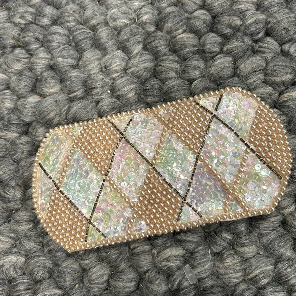 La Regale Beaded Eye Glass‎ Case Creme